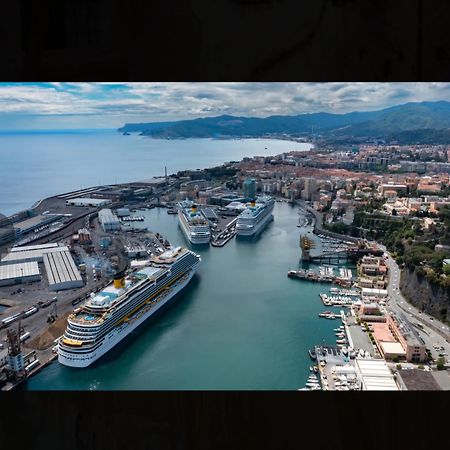 Apartamento Il Talismano-In Citta -Vicino Al Mare Savona Exterior foto